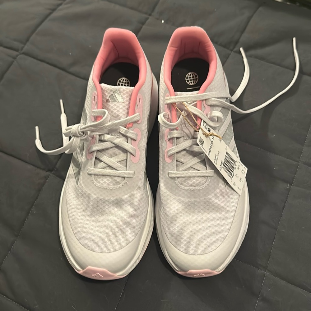 Adidas Runfalcon 3.0 size 6. NWT